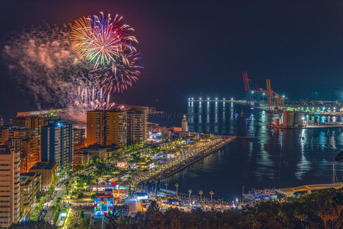 ¡¡Buenas noches #Málaga !! Foto de @nanyfotografia