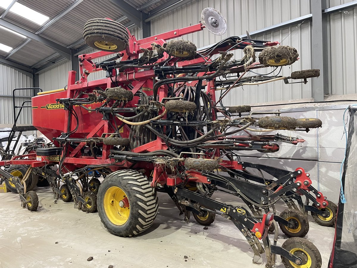 Vaderstad Seed Hawk FOR SALE

Recently fully re built Vaderstad Seedhawk 6 meter on low distrurbance points with seed and fert. 

Please contact me on 07860412797 for further details.