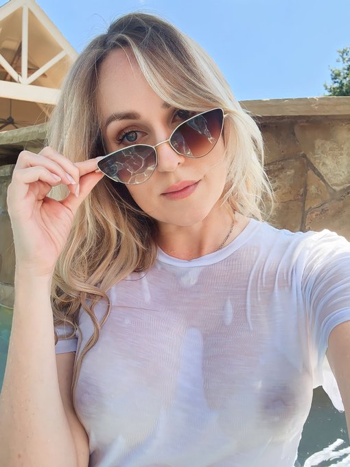 Guess what I'm up to today? 💦 https://t.co/DsH38gXOKW<a href="/tag/mvsales"class="tags"><span>#mvsales</span></a>