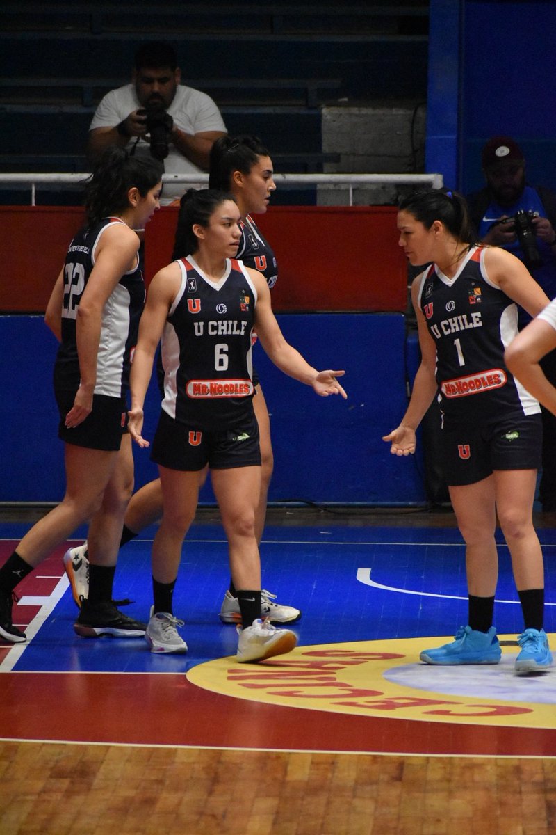 ChileFeba's tweet photo. #Top4LNF | 📸 del triunfo azul 🔵✌️
Universidad de Chile superó (65-51) a Universidad de Concepción para cerrar con su segunda victoria del Final Four
#LigaFemenina | #LNF https://t.co/ZZ5MyIXroQ