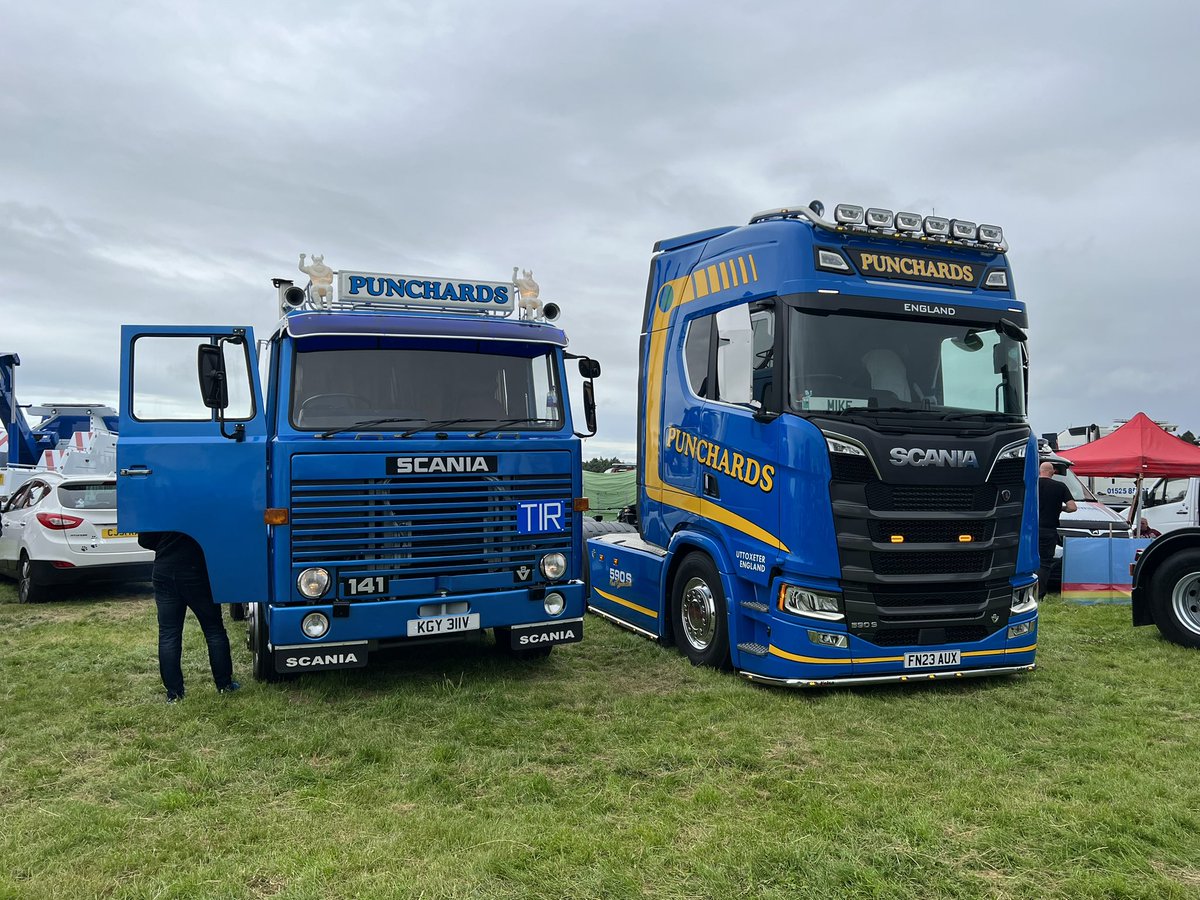 ArchieC98's tweet photo. You’re never late in a V8. Selection of Scanias seen today at Convoy in the Park at Donington. https://t.co/lsVWrN8R6I