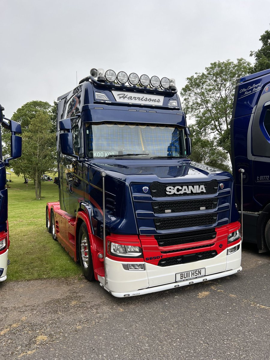 ArchieC98's tweet photo. You’re never late in a V8. Selection of Scanias seen today at Convoy in the Park at Donington. https://t.co/lsVWrN8R6I