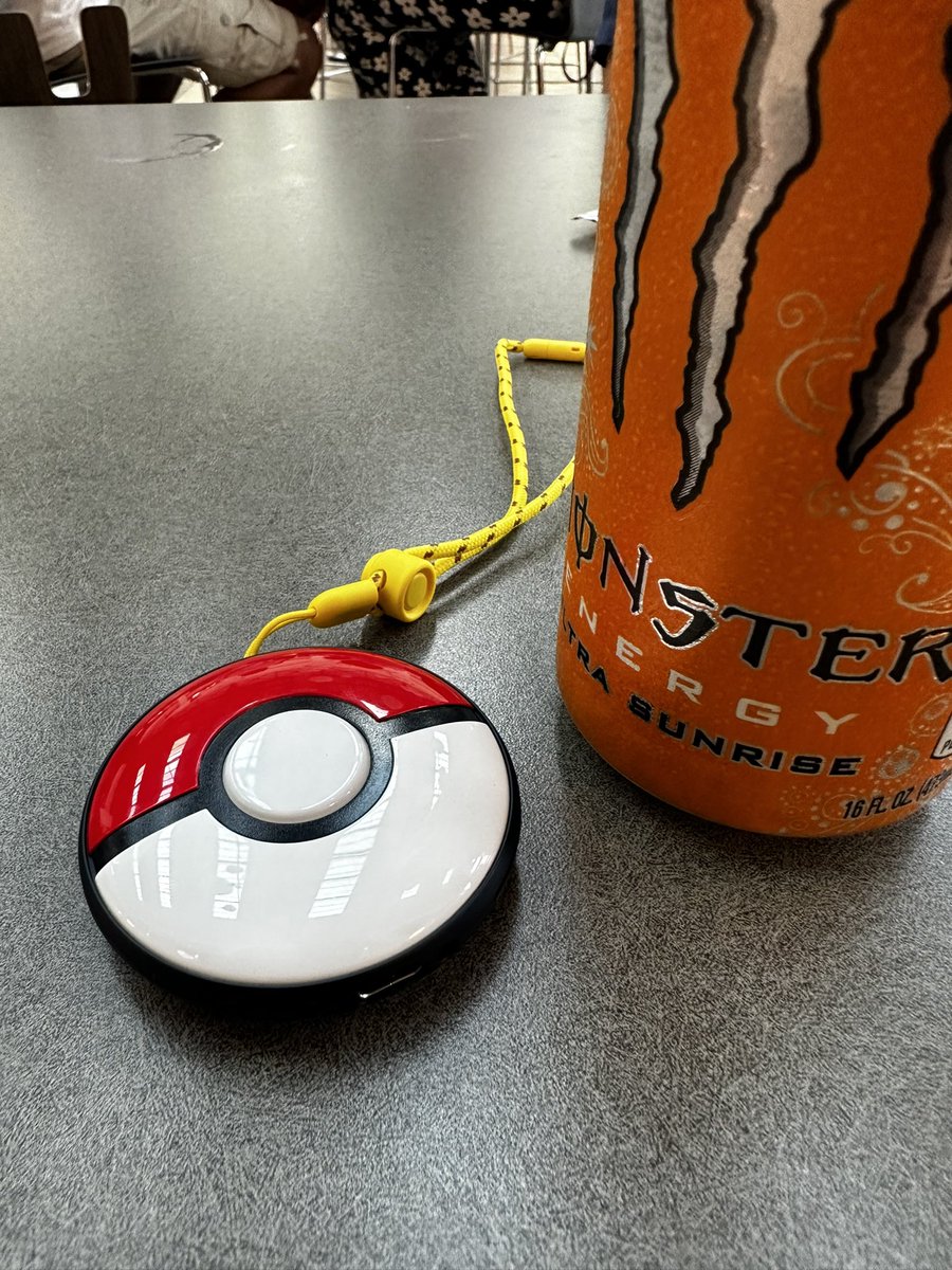 JuanManuel_Cova's tweet photo. Pokemon Go Plus + on comm day goes crazy 🔥🔥 #PokemonGOCommunityDay #PokemonGO #autocatcher https://t.co/MEWbsSQqCe