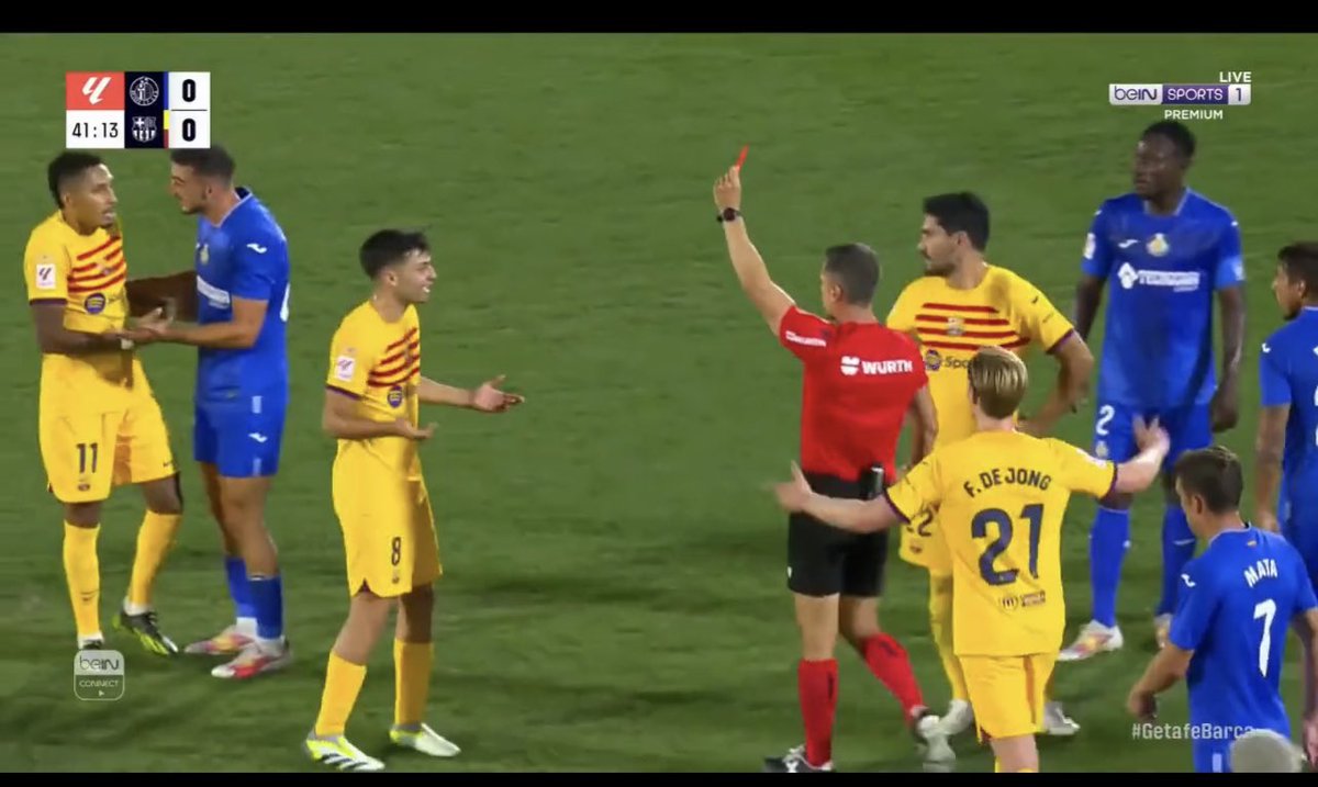 #برشلونة_خيتافي 

البرشلونية: فليرحل ديمبيلي نحن لدينا راقص السامبا رافينها 

رافينها في أول مباراة رسمية: