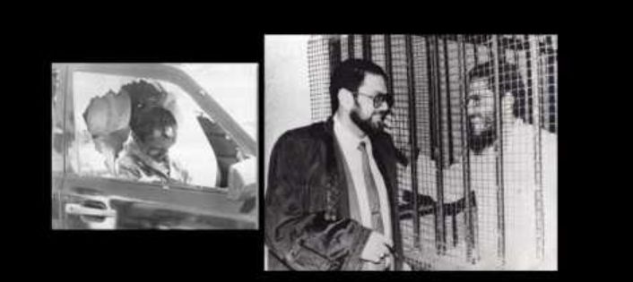 📌Eski Mısır devlet başkanı Enver Sedat'ı suikast sonucunda öldüren adama hakim sorar "Neden öldürdün?" :

⛔️Katil: "Çünkü laikti"  

📌Hakim: "Laik ne demek?" 

⛔️Katil: "Bilmiyorum!!"

📌Mısır'ın en iyi edebiyat adamlarından Necip Mahfuz'u öldürmeye çalışıp başarısız olan