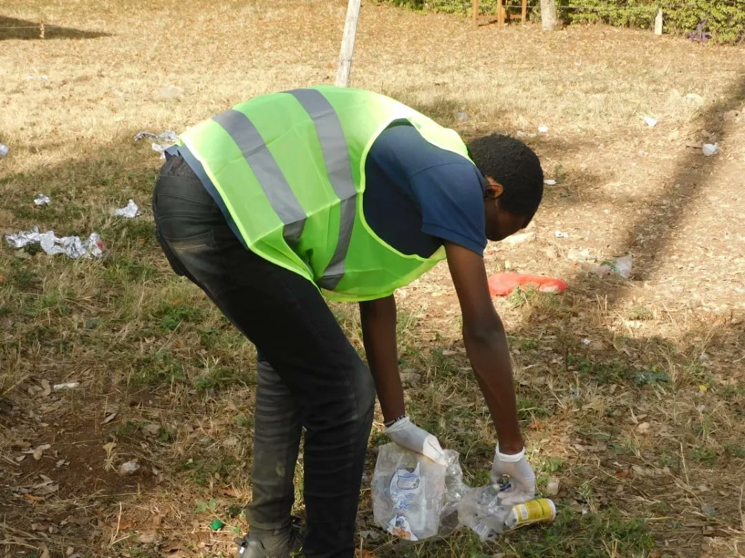 taka_kazi's tweet photo. Hats off to the incredible #youth of #KenyattaUniversity in #Kenya! Your unwavering commitment to the #Taka47Campaign shines as a beacon of inspiration #CleanerGreenerFuture #WasteManagement #SDG โs #ClimateChange #protecthumanity #savetheplanet #CleanConserveRecycle https://t.co/MqxUX4Q5UY