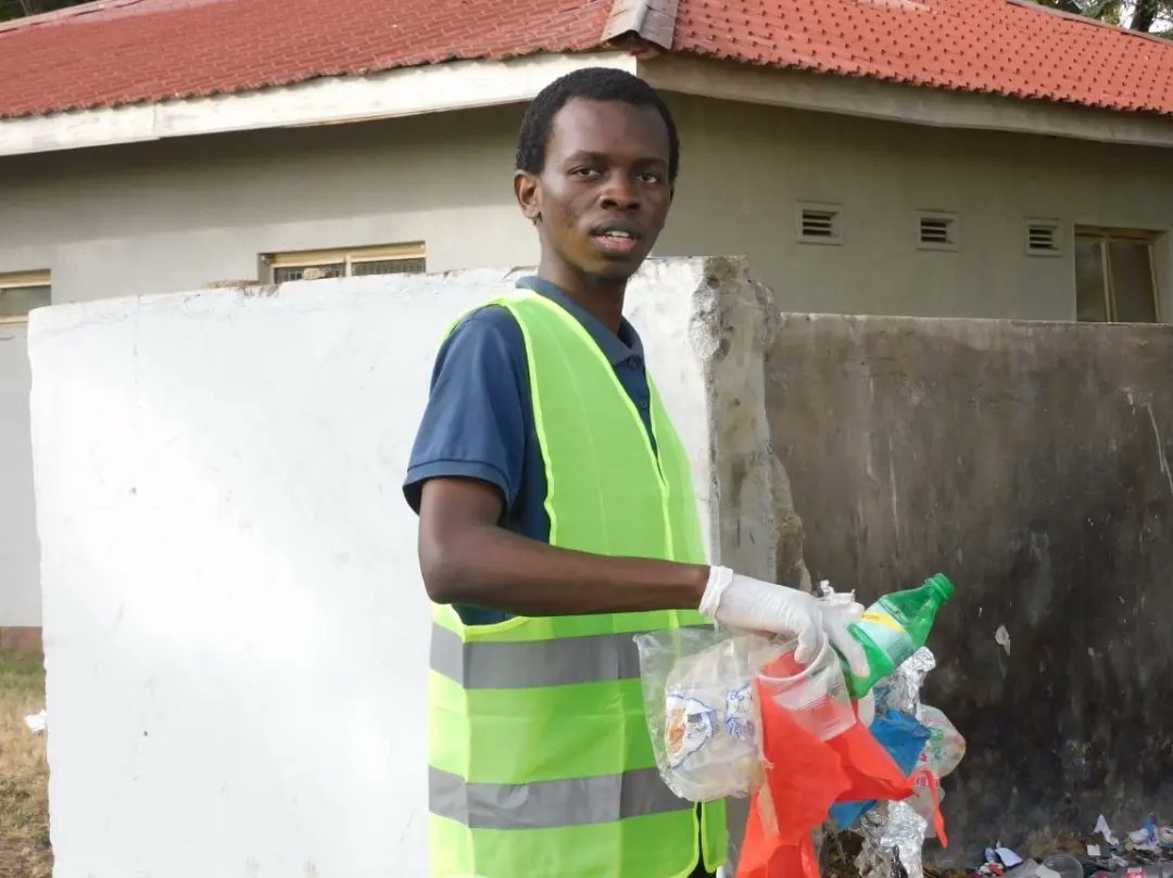 taka_kazi's tweet photo. Hats off to the incredible #youth of #KenyattaUniversity in #Kenya! Your unwavering commitment to the #Taka47Campaign shines as a beacon of inspiration #CleanerGreenerFuture #WasteManagement #SDG โs #ClimateChange #protecthumanity #savetheplanet #CleanConserveRecycle https://t.co/MqxUX4Q5UY