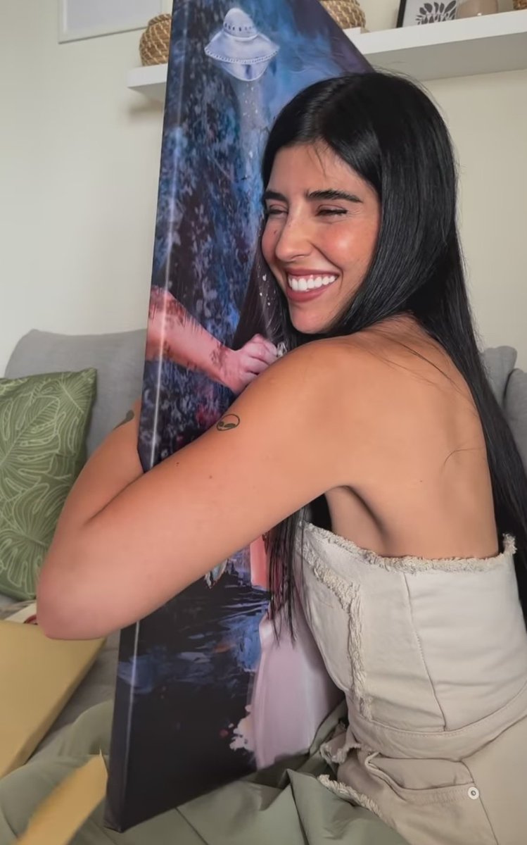 اذا انا انغرمت باللوحة هي كيف شعورها لكن!! 😭💖💖💖