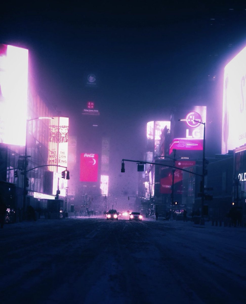 akash_xn's tweet photo. “a little lonely out here”

times square, 2021 https://t.co/G4pndeQXCn