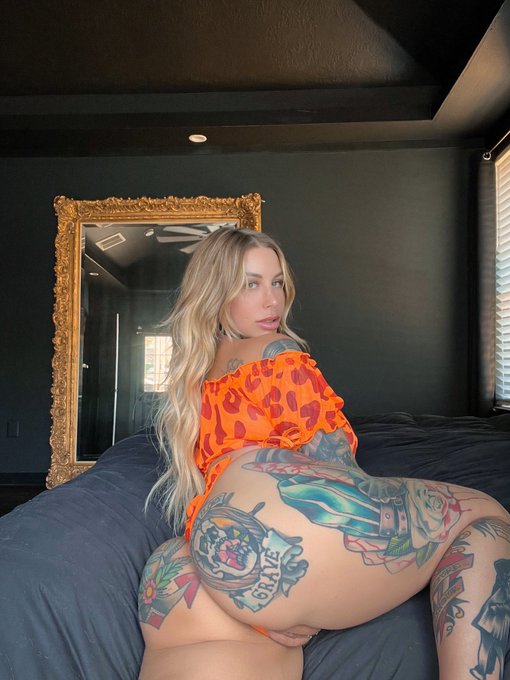 You don&rsquo;t mind some ass do you babe? https://t.co/G7VJ0K8Tyo<a href="/tag/mvsales"class="tags"><span>#mvsales</span></a>