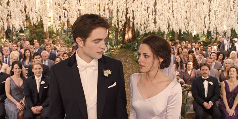 gby_14's tweet photo. Feliz aniversario de bodas para mi 1er y más traumado ship literario 🥲😍 #BellaandEdward #Twilight #August13 https://t.co/hYwELWQj32