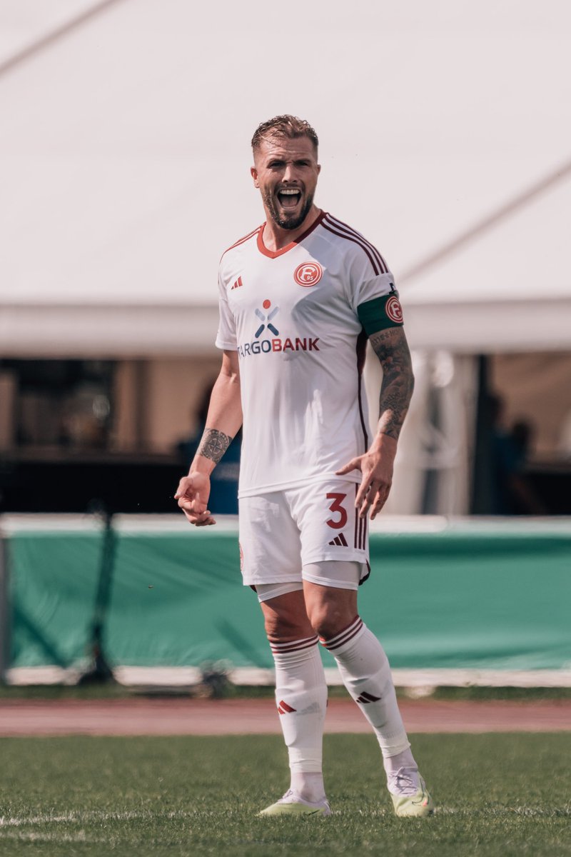 f95's tweet photo. 📸 So noch ein paar Fotos von heute Nachmittag und dann hau ich mich hin 😴
Aber keine Panik, morgen geht’s weiter 😊
👉🏻 https://t.co/EocJJKAve6
#f95 | 🔴⚪️ | #FVIF95 | #DFBPokal https://t.co/81e8Jou3af