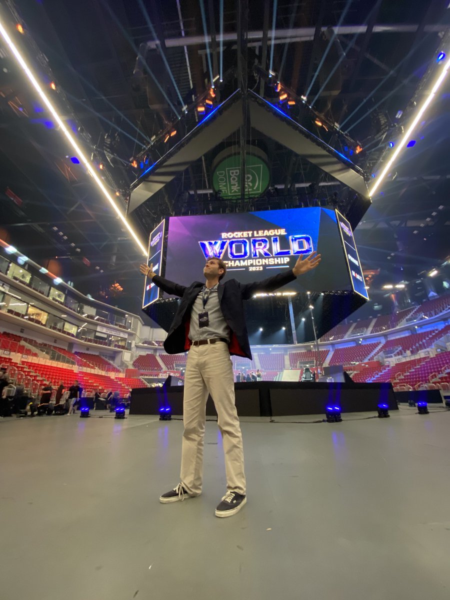 SoyOrijan's tweet image. He cumplido un sueño.
GRACIAS

Merci beaucoup pour votre amour, vous m&apos;avez fait comprendre l&apos;amour que @Vicotrew a pour vous, peu importe le résultat final. 
Vous êtes le meilleur soutien que ce championnat du monde puisse avoir. Merci de tout coeur

🇪🇸🤝🇫🇷

#VForVictory #KCORP