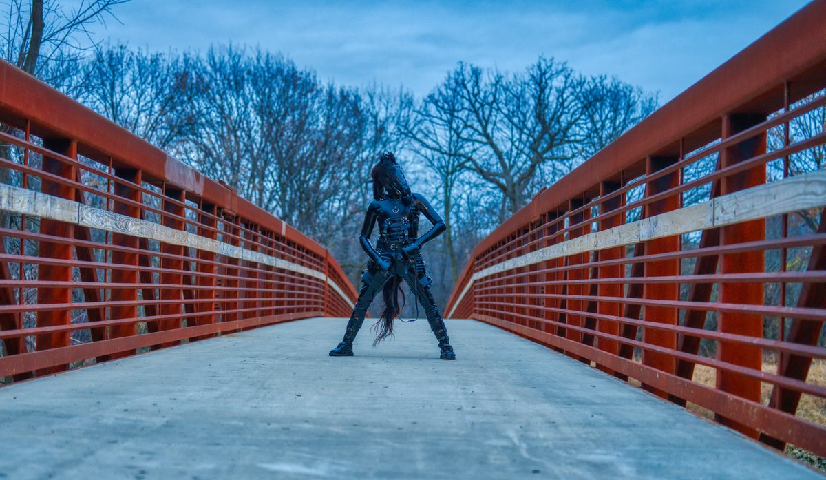 Pony on the bridge! So what you gonna do now?