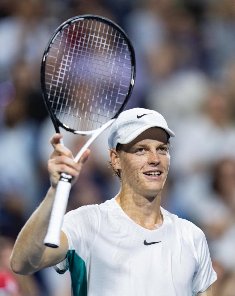 Dan10nis's tweet photo. Jannik Sinner remporte son premeir titre en Masters 1000 à Toronto. 
6e mondial lundi.
Mérite. https://t.co/4f8azZ9in4