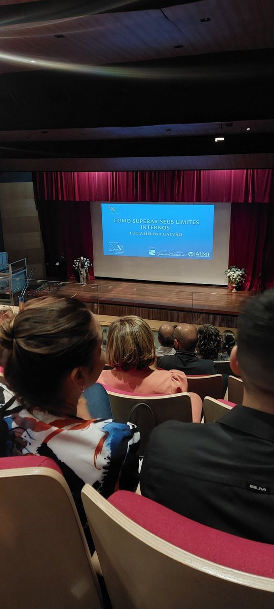 KarineKLC's tweet photo. Palestra da Professora Lúcia Helena Galvão #sábado https://t.co/0QFcBU0Gxk