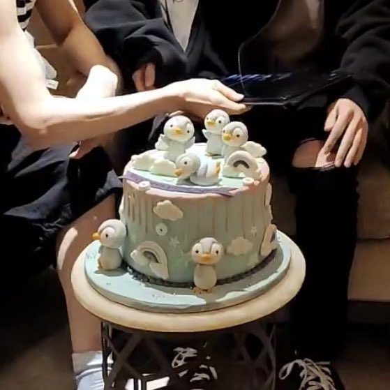 الكيكة 😭😭كيوت