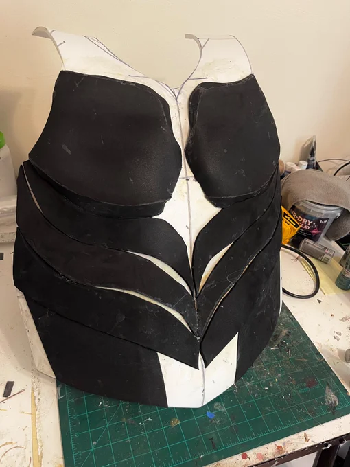 Yes I start cosplays weeks before a con