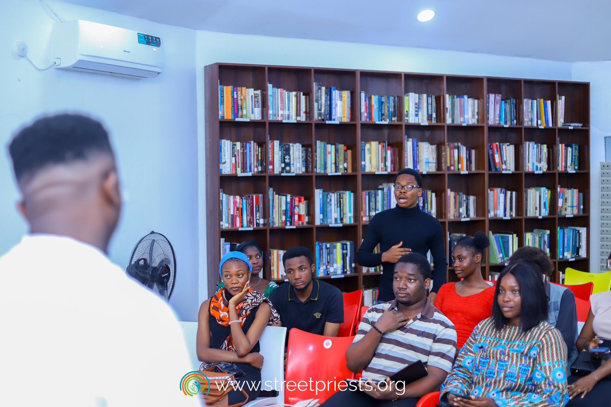 StreetPriests's tweet photo. The International Youth Day”23 Roundtable session isn’t one to forget in a hurry.  

Playing host to a gathering of over 100 young people across different organizations and brands such as @AIESECinNigeria (Calabar), @EnactusNigeria(Calabar), @Ikoafrica #unicaldebateclub . https://t.co/LZclD34ipw