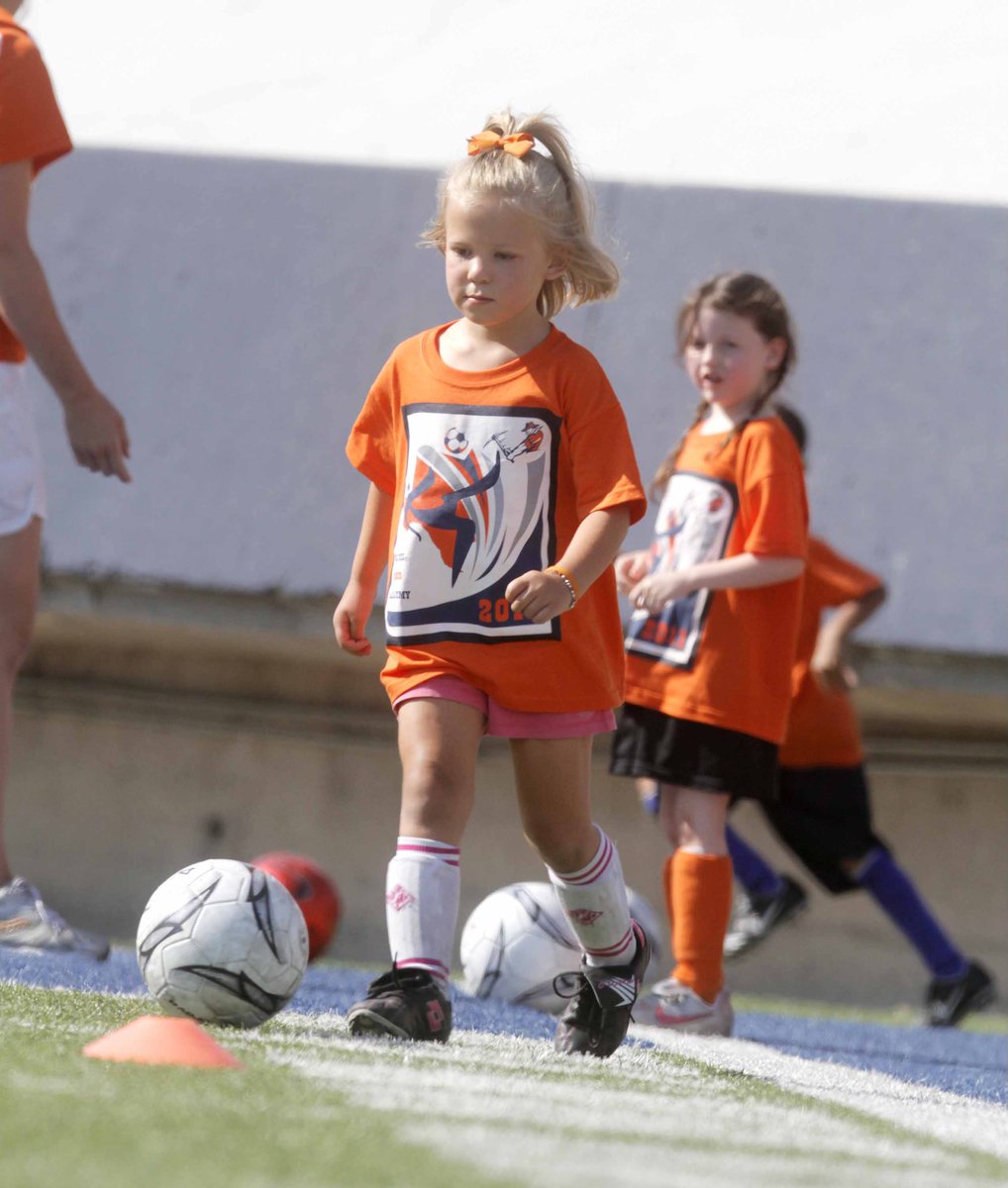 Chelsea Cross tweet media