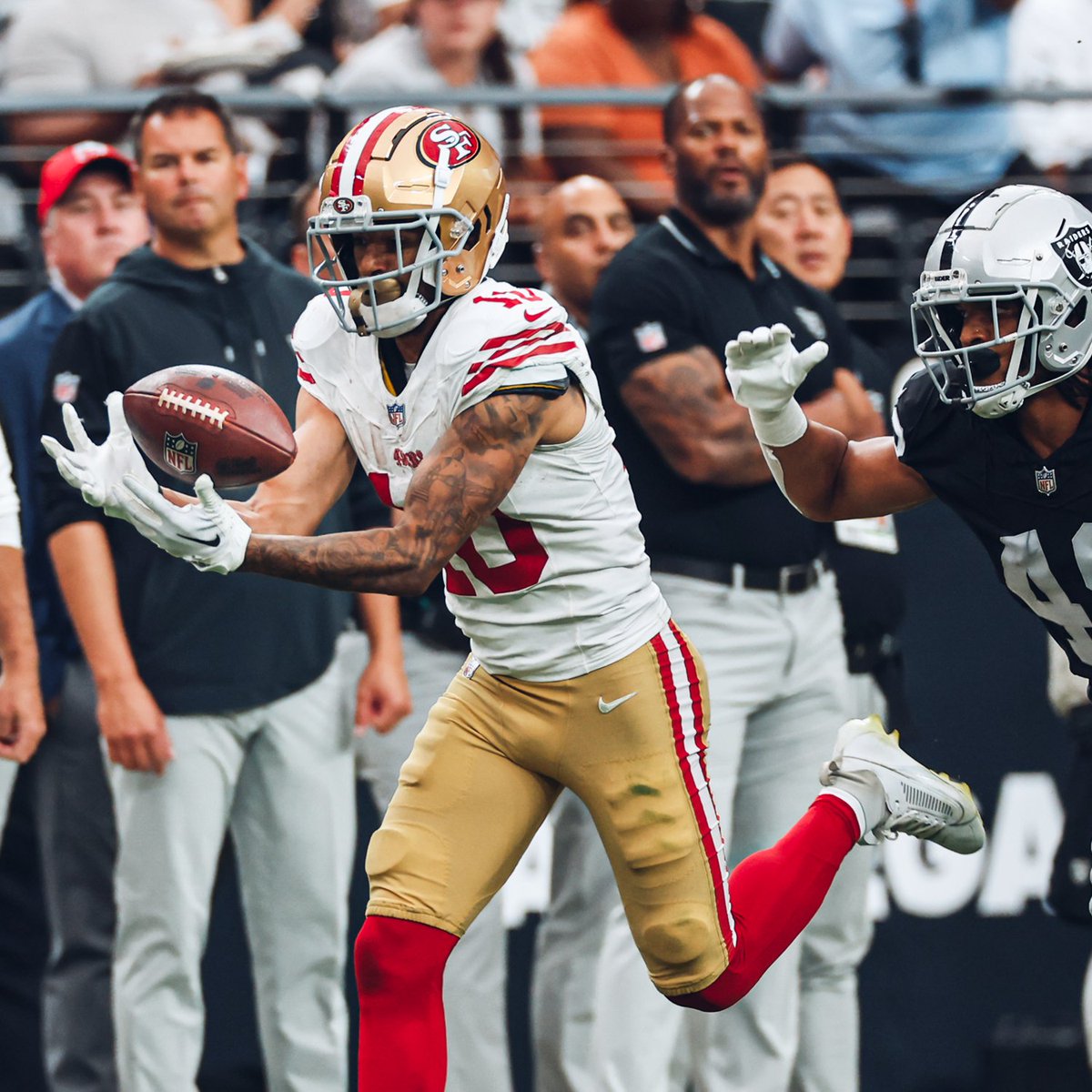 49ers's tweet photo. What a catch @Ronnieb_8! https://t.co/i6fzglfyJq