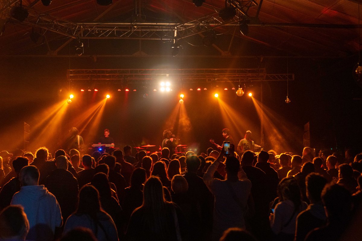 Cielo_Razzo's tweet photo. 🔥 Así fue la noche del viernes en Paraná con mucho agite y rock❕️🤘🏻🎶
PH: @NachoViudez 📷
#CieloRazzo #Crzz30Años #Show #MonetClub #Paraná #EntreRios https://t.co/4oCOgprvda