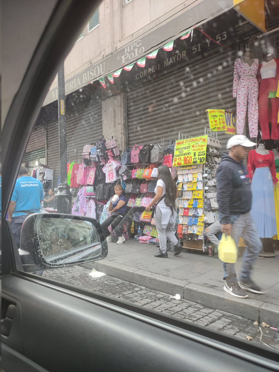 PaoPrecoma's tweet photo. Para cuando regulas correo mayor no se puede circular ni por banqueta ni por arroyo vehicular @SandraCuevas_ @AlcCuauhtemocMx https://t.co/zjtOHP52LE