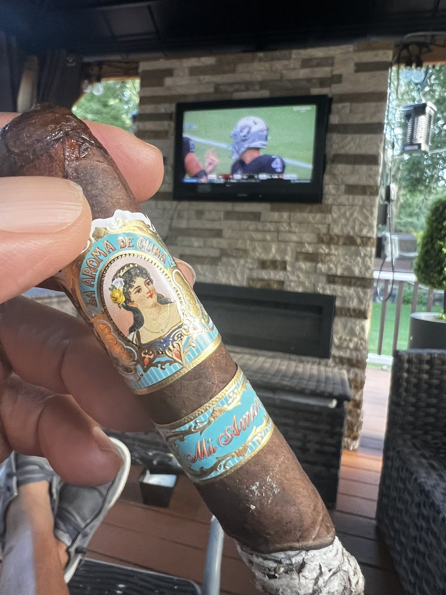 #Cigarlife #RaiderNation 🏴‍☠️