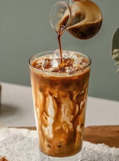 trend_foodh's tweet photo. عشاق القهوه ☕️

ثريد | وصفات قهوه بااردة منعشه 🥛☕️🧉 https://t.co/mEEKIxx0ar