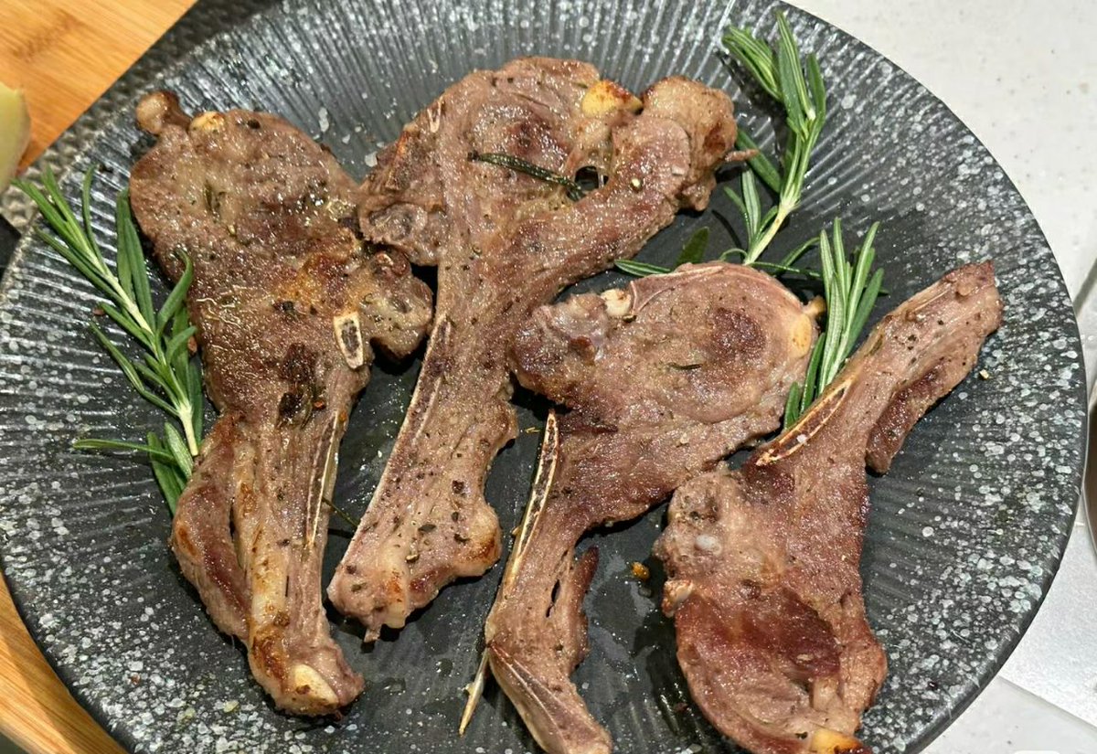 Fsheryllian's tweet photo. Learn to Fry Lamb Chops https://t.co/6ljaXPvvOE