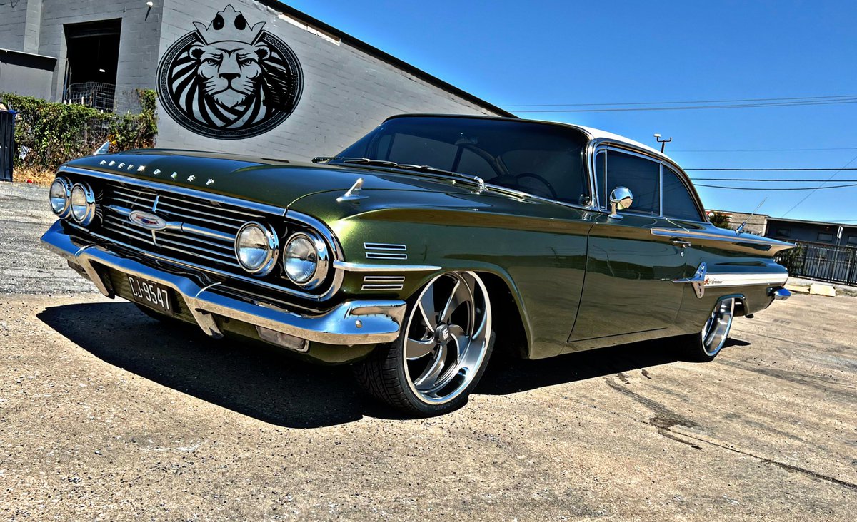 kingswheels2's tweet photo. US Mag Desperados, 20X8.5 in the front on 245/35R20, and 22X10.5 on 295/22R22 in the rear! It was painted by Wood Collision Center in Mineola!!  #KingsWheels2 #SuspensionSpecialists #Chevrolet #Chevy #Impala #WheelPros #USMags #Versatyre #Texas #Dallas #GreedyGrove #Buckner https://t.co/UX24FZ71jc