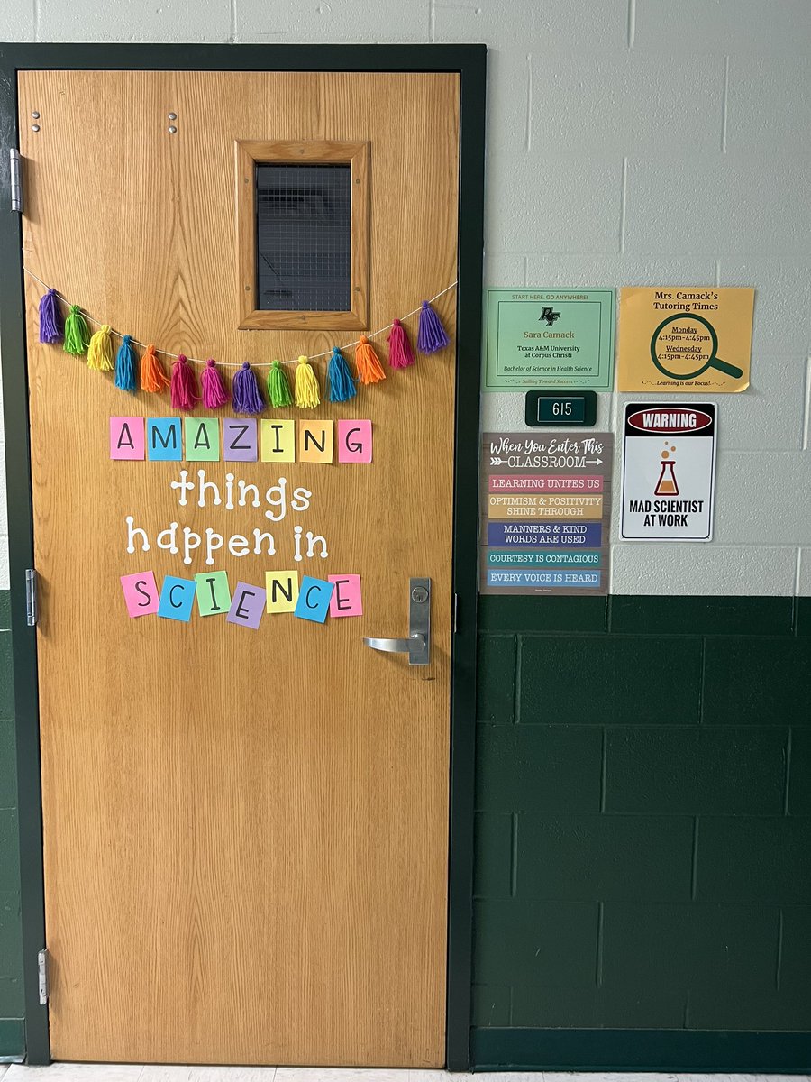camack_sara's tweet photo. Ready to set SAIL tomorrow! ⛵️💚💛🏴‍☠️
Had a great year last year and hoping &amp; praying for an even better one this school year 🧬🪐👩🏻‍🏫👩🏻‍🔬 https://t.co/XPEJbiN8Rl