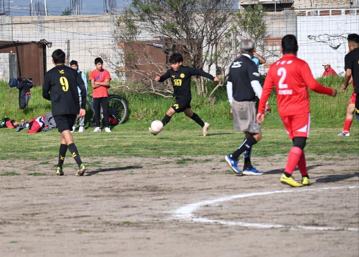 GabyGamboa_S's tweet photo. Domingo futbolero en el torneo relámpago de la liga de fútbol tototl. 

A través de @LatidoM seguiremos impulsando el deporte y la sana convivencia. https://t.co/JvyaQR4JcO