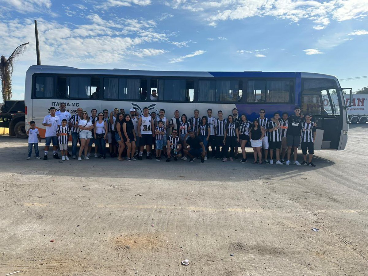 Tog_itauna1996's tweet photo. CARAVANA DE HOJE @Atletico 1x0 Bahia. Comemorando o dia dos pais com os filhos no salão de festa. https://t.co/WsTBbzwCIP