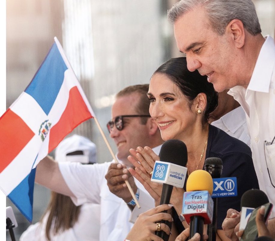 yrisledesma's tweet photo. Ni un paso atrás, #LuisSigue4Mas https://t.co/uEWdk6LsNx