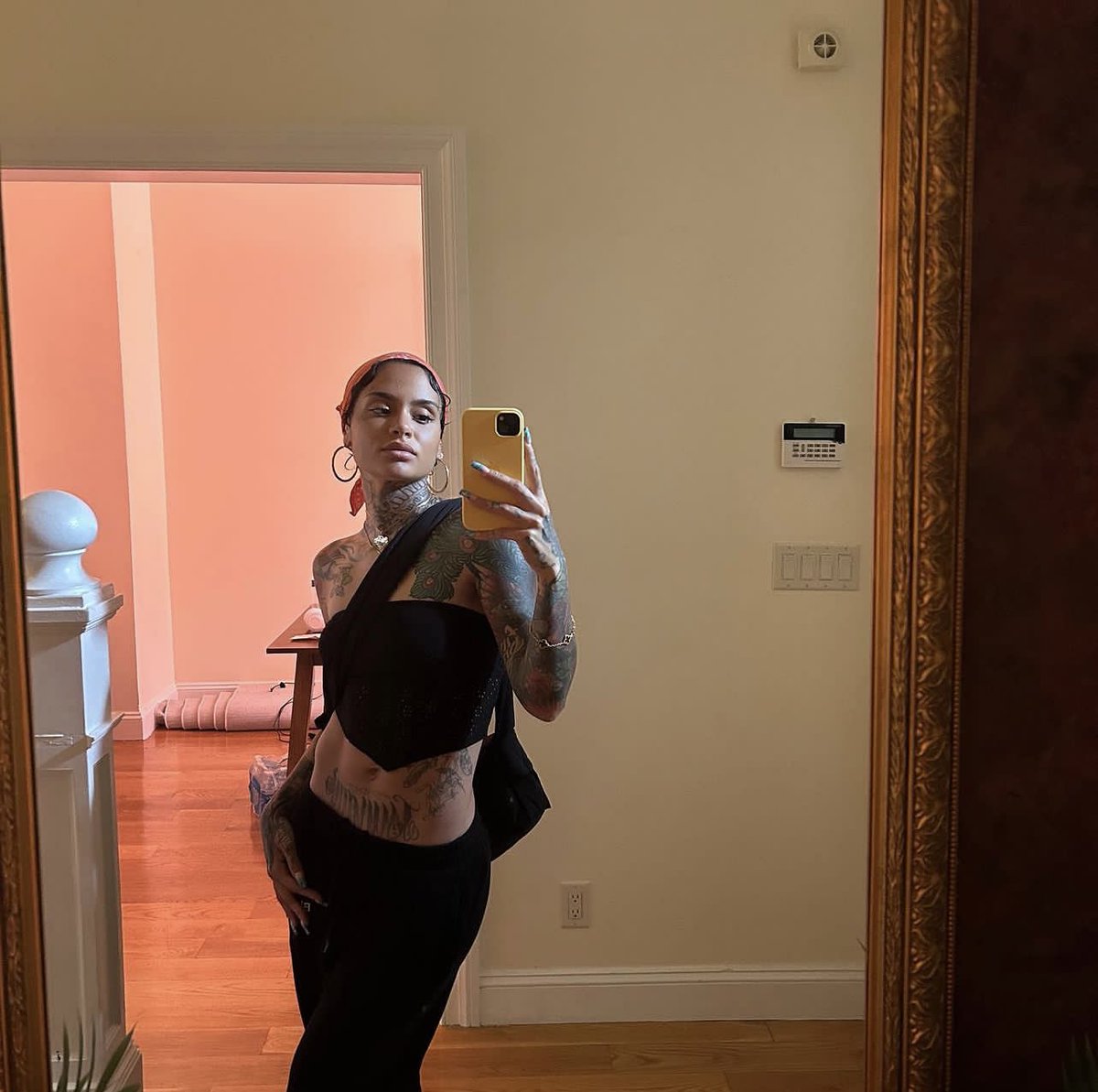 whileimgrieving's tweet photo. i missed seeing kehlani’s face ☹️ they’re so pretty r u kidding https://t.co/77367urnMi