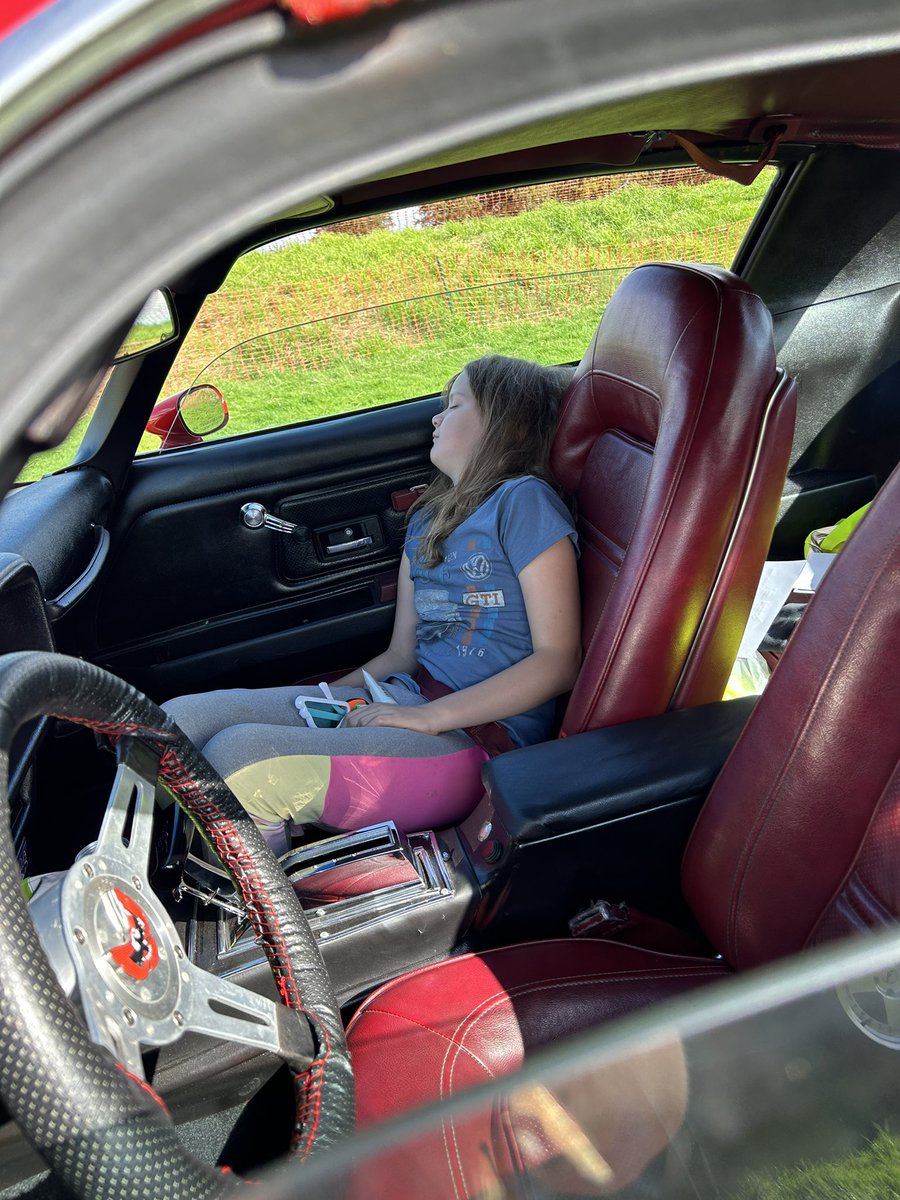 veedubhev's tweet image. #EventLife…. Start of the day vs end of the day 😂

Catch up tmrw.

Night all 😴