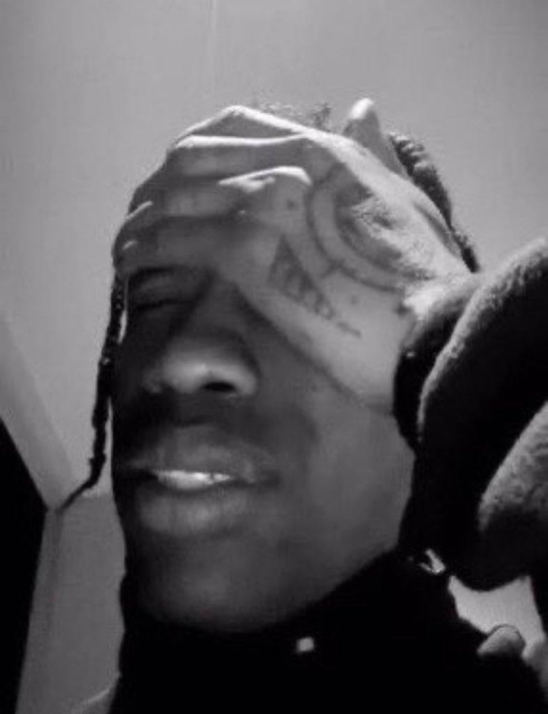 TaeWrex's tweet photo. @Ant_HFN Still mad asab I switched to spotify for a year and lost all the apple playlists, been remaking for months https://t.co/JdOW42LvIe