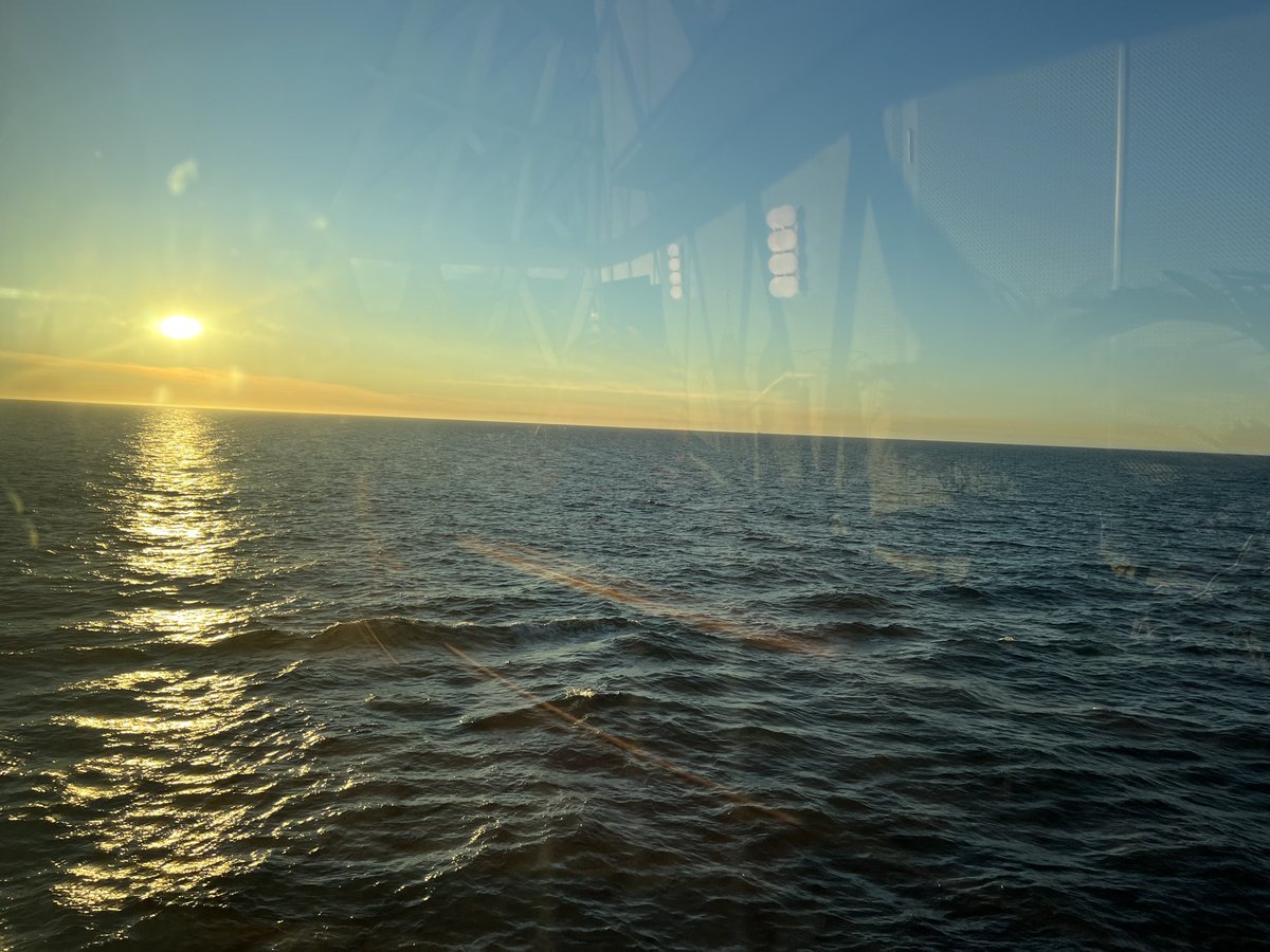 schroeder_ann's tweet photo. 10:30 pm #StillLightOut #CruisingToTheNextPort https://t.co/TdJrPD0JDZ