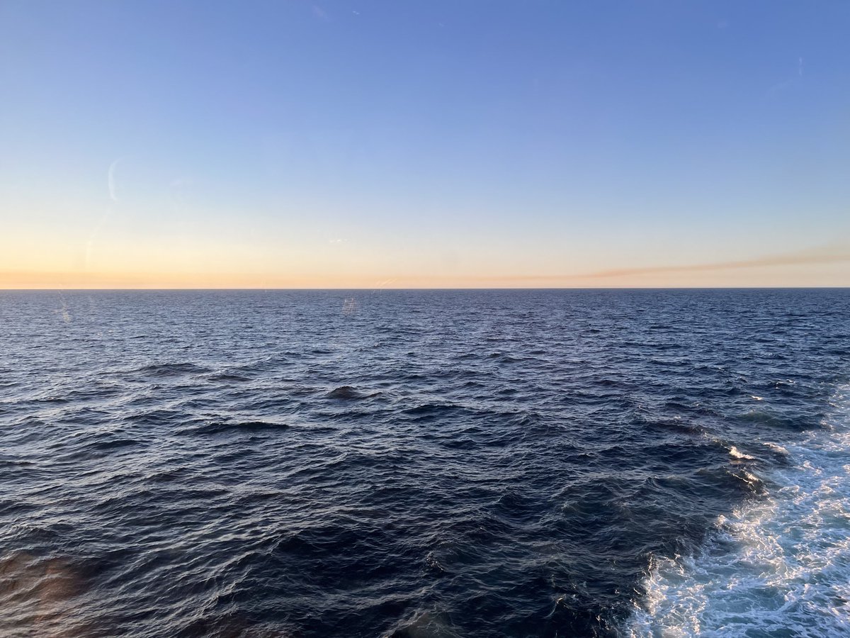 schroeder_ann's tweet photo. 10:30 pm #StillLightOut #CruisingToTheNextPort https://t.co/TdJrPD0JDZ