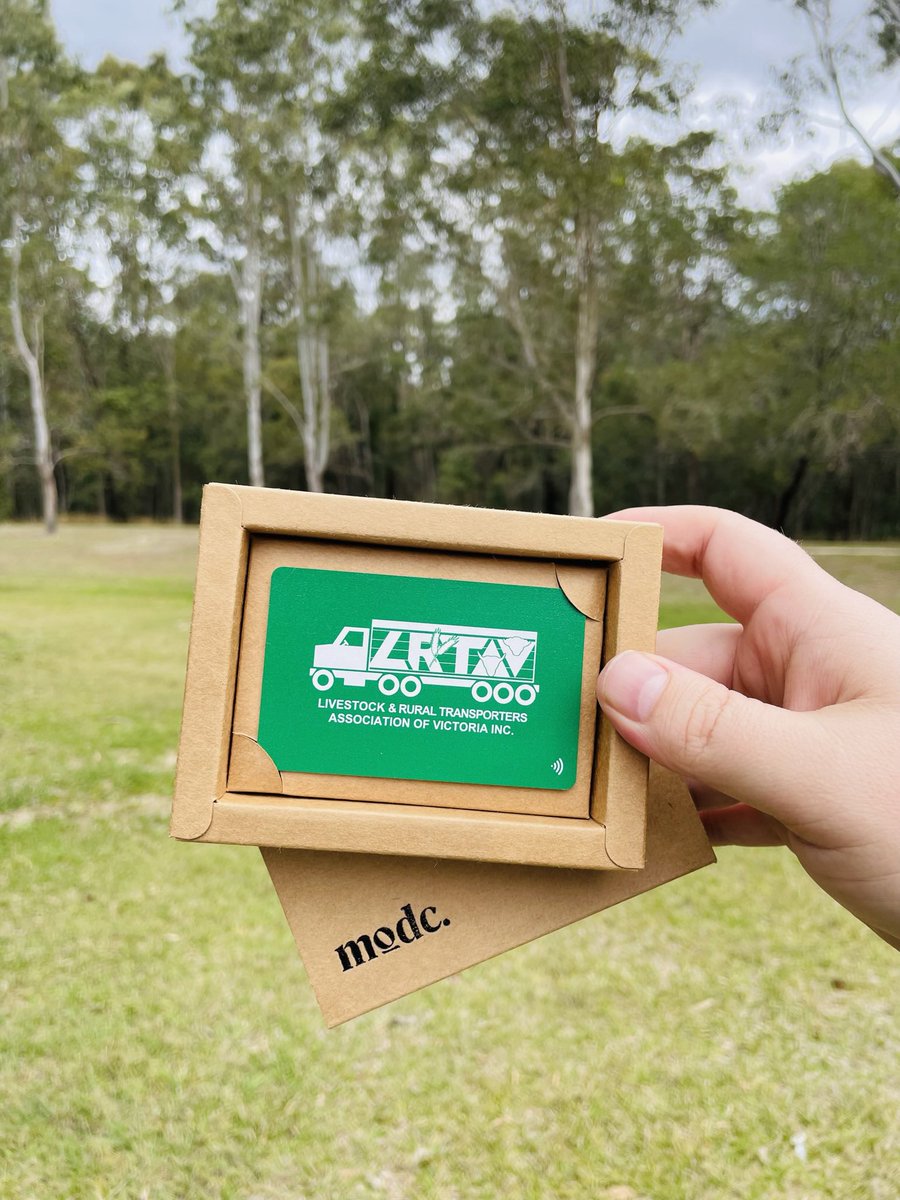 LRTAV bringing 🔥 to their new business cards!

Digital all the way!