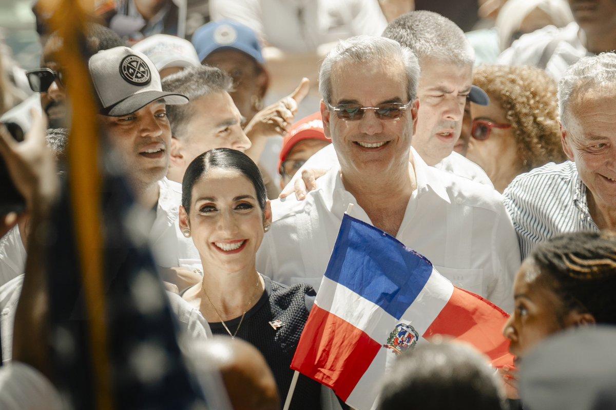 raquelarbaje's tweet photo. ¡Adelante, Luis, por nuestro país, por nuestra gente! ¡Por un futuro digno para todos! Estaré a tu lado en todo momento, compañero, participando en tus batallas con fe, con alegría y con amor! https://t.co/DoR5mYeJVz
