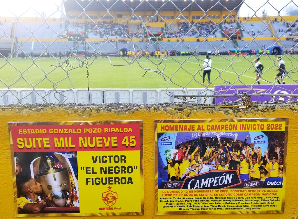 Homenaje NO OFICIAL al MEJOR EXTRANJERO de la historia de <a href="/Aucas45/">S. D. Aucas Oficial</a> <a href="/figueroa_negro/">Figue</a> al equipo y cuerpo técnico <a href="/dtcesarfarias/">César Farías</a> los HISTÓRICOS, los que consiguieron dar la vuelta. Hoy se cumplen 9 meses del primer campeonato. Gracias eternas... Vamos todavía carajo 💛❤️💛🥇⭐🏆🍺