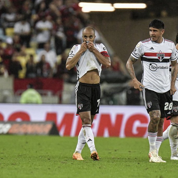 centraIsaopaulo's tweet photo. ELE RESPONDEU AO CORAÇÃO! ❤️‍🔥🇾🇪

📸 Thiago Ribeiro / AGIF https://t.co/N8De1lO13P