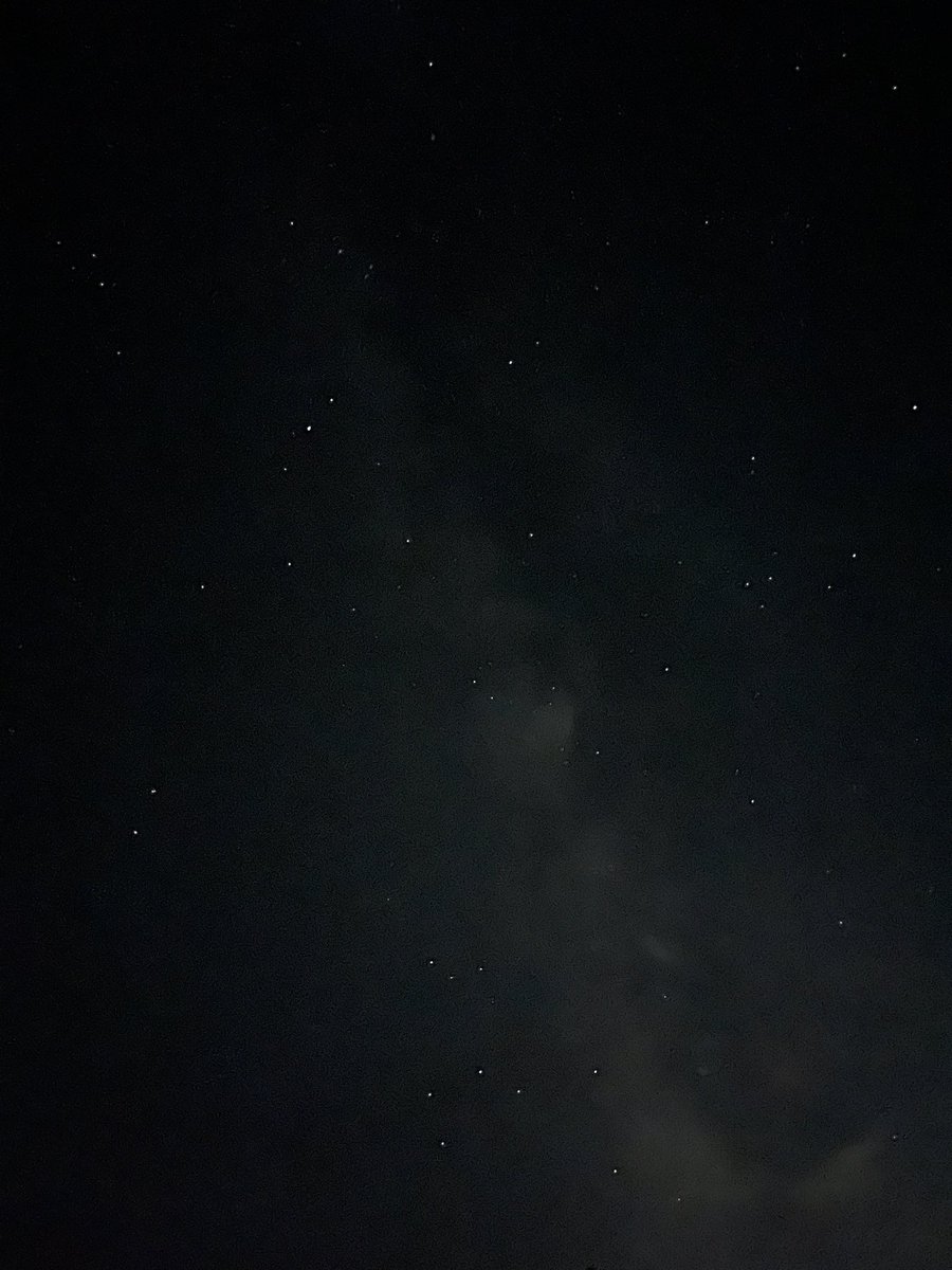 robvalles1's tweet photo. A Sky full of stars 🌌 https://t.co/oyKqps23MB