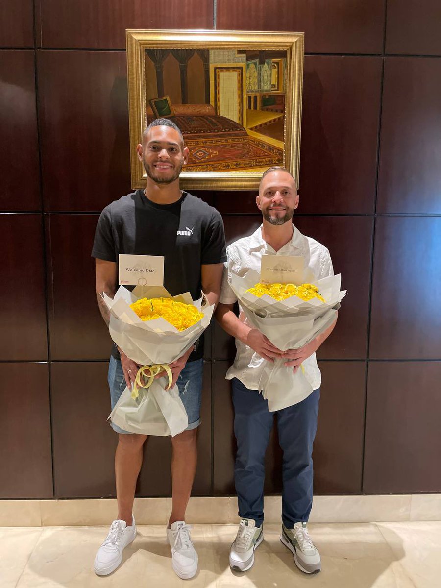 AltaawounFC's tweet photo. 📄| وصل مساء اليوم الأحد إلى السعودية الجناح الدولي البنمي إسماعيل دياز لاعب نادي يونيفرسيداد كاتوليكا الإكوادوري بعد الاتفاق المبدئي مع ناديه؛ على أن يتم التوقيع النهائي بعد تجاوز اللاعب للفحص الطبي والذي سيجرى غدًا الاثنين في أحد المراكز الطبية المتخصصة في مدينة الرياض وكان في استقباله إدارة العلاقات العامة بالنادي.