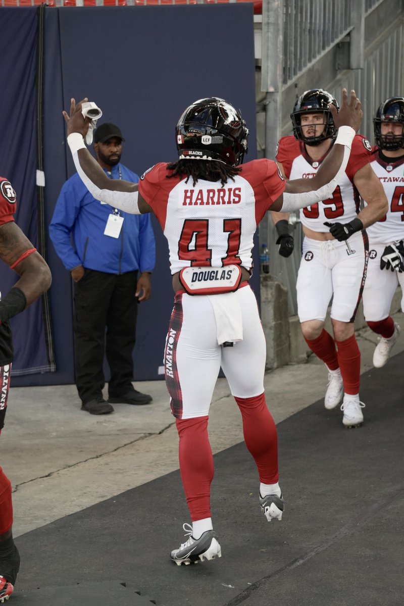 REDBLACKS's tweet photo. Who’s ready for some Sunday Night football⁉️

Watch at 7PM on TSN, RDS &amp; CFL+

@Dustin_Crum14 | @tobias_harris__ https://t.co/5YgE25DDaD