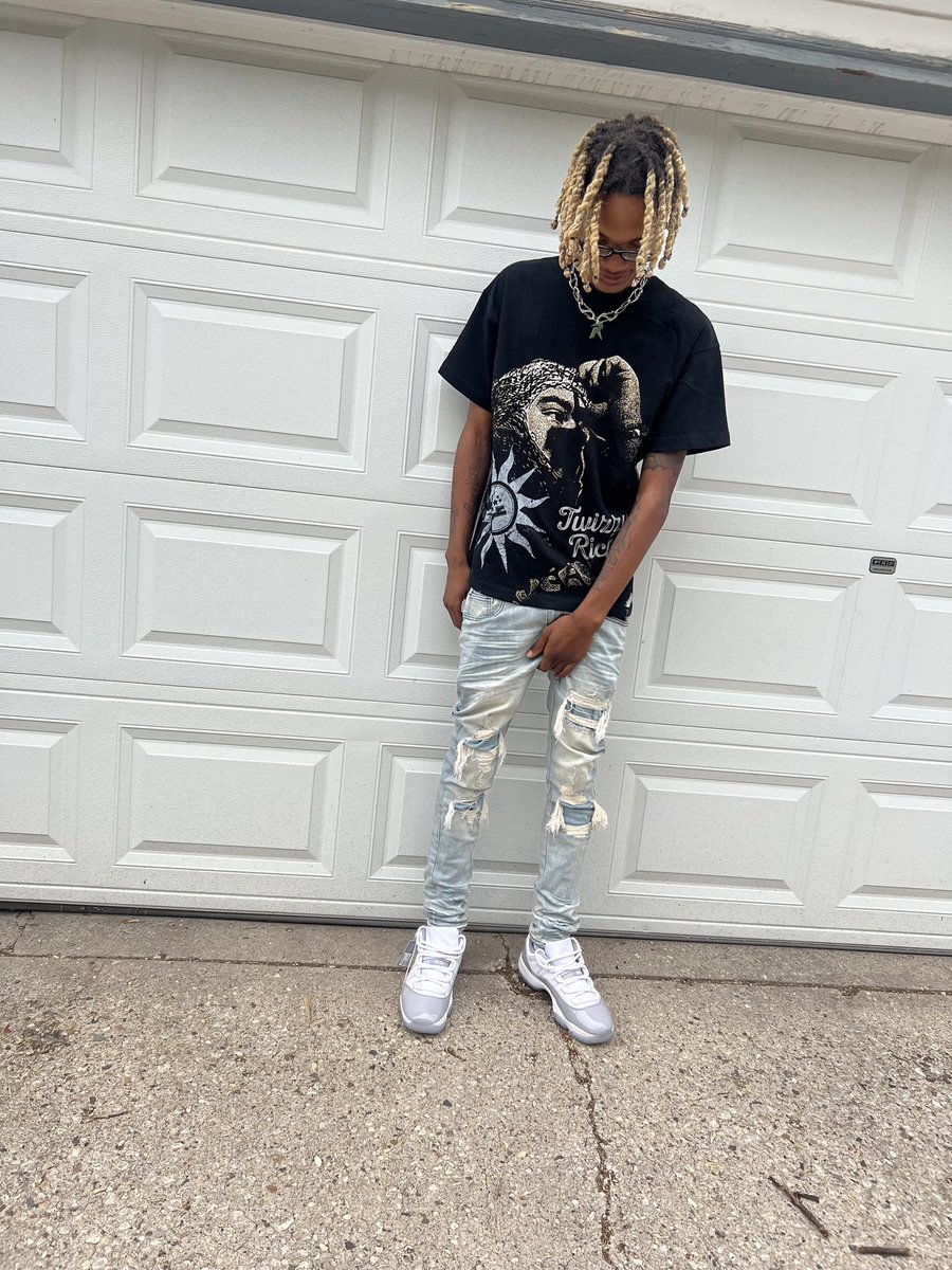MobssKalDM's tweet photo. They can’t do it like this, like me .💯
Got all these racks I did it 🥇… https://t.co/MPfISR1SLx