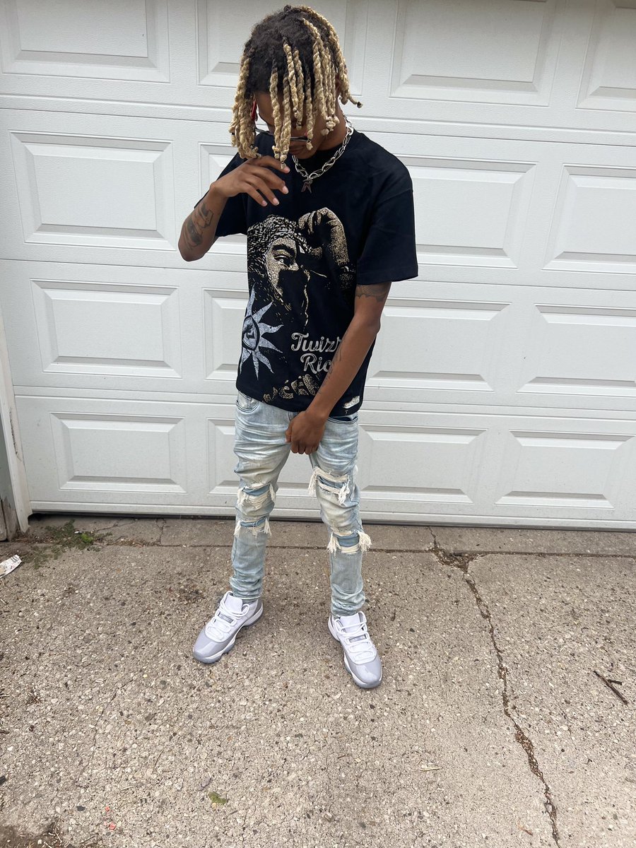 MobssKalDM's tweet photo. They can’t do it like this, like me .💯
Got all these racks I did it 🥇… https://t.co/MPfISR1SLx