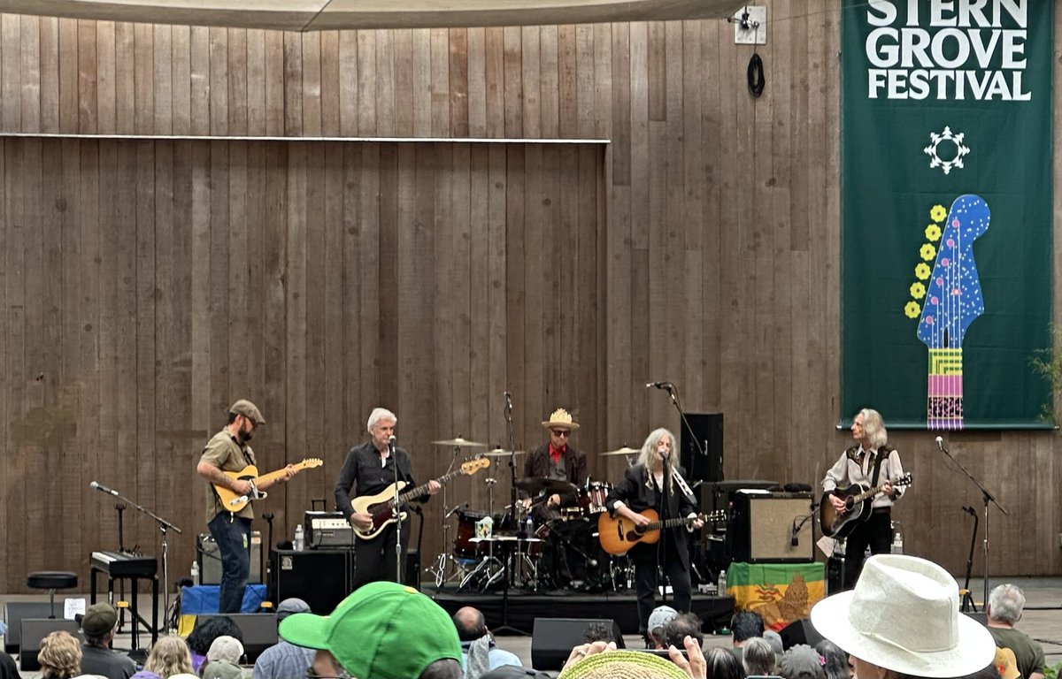 San Francisco: Thanks so much for the wonderful afternoon at Stern Grove! SOTD: Stand Guard. Next up: Bob Mould Band, Sat Aug 19, Metro, Chicago. BTW Patti Smith is amazing.